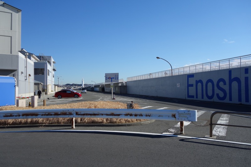 江ノ島湘南大堤防の駐車場の写真