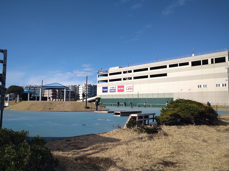 うみかぜ公園の壁打ちテニス混雑状況