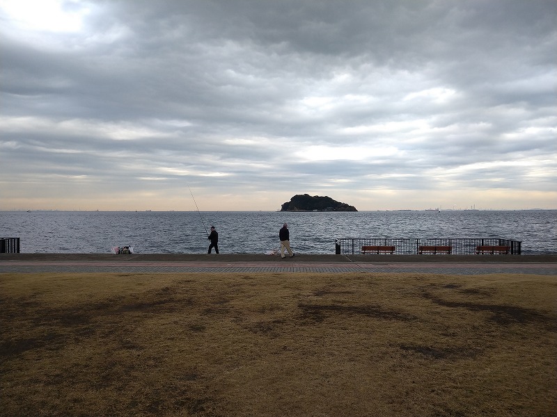 うみかぜ公園の釣り混雑状況