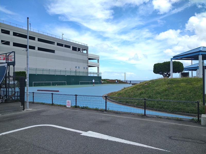 うみかぜ公園の壁打ちテニス混雑状況