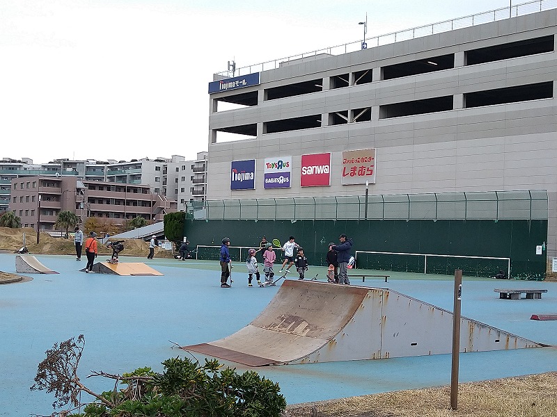 うみかぜ公園の壁打ちテニス混雑状況